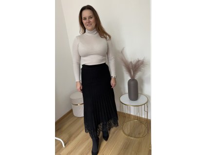 Černá sukně s krajkou