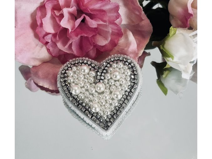 Vyšívání brož - SRDCE