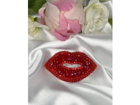 Vyšívaná brož - LIPS