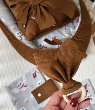 🤎 Trocha nostalgie a hromada útulna... 🤎 Když se probírám svou loňskou tvorbou, tenhle hnědý set s Harrym Potterem mě...