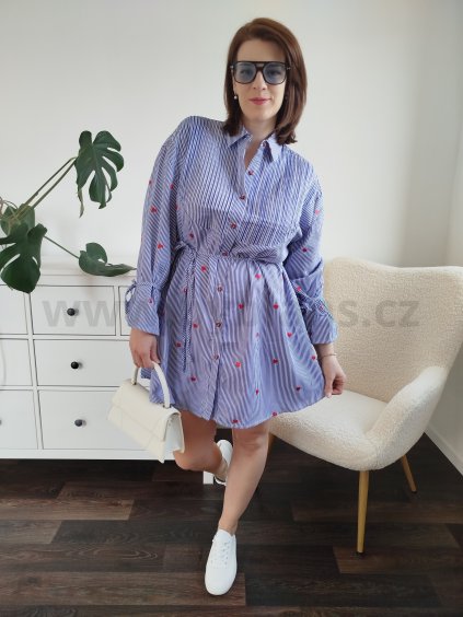 Pruhované košilové šaty se srdíčky