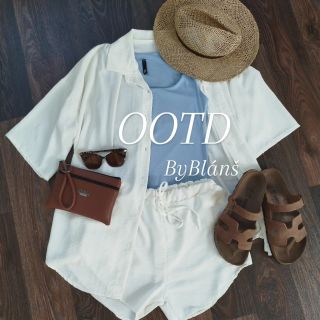 ☀️ Summer vibes on point 🌊 Lehký bílý set košile a kraťasů v kombinaci s baby blue tílkem. Dokonalý kontrast dodají hnědé...