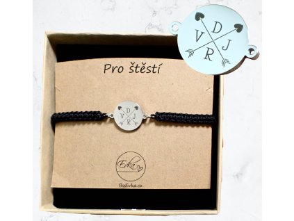 By Evka - náramek s gravírováním - vlastní text - - šňůrkový nebo macrame náramek - Dárek pro pár, dárek pro maminku, rodinný dárek, dárek pro rodinu