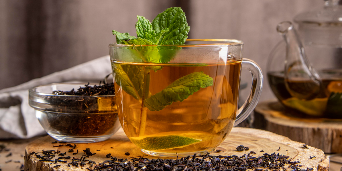 Proč pít bylinkové čaje? 4 důvody, které vás nemusí hned napadnout