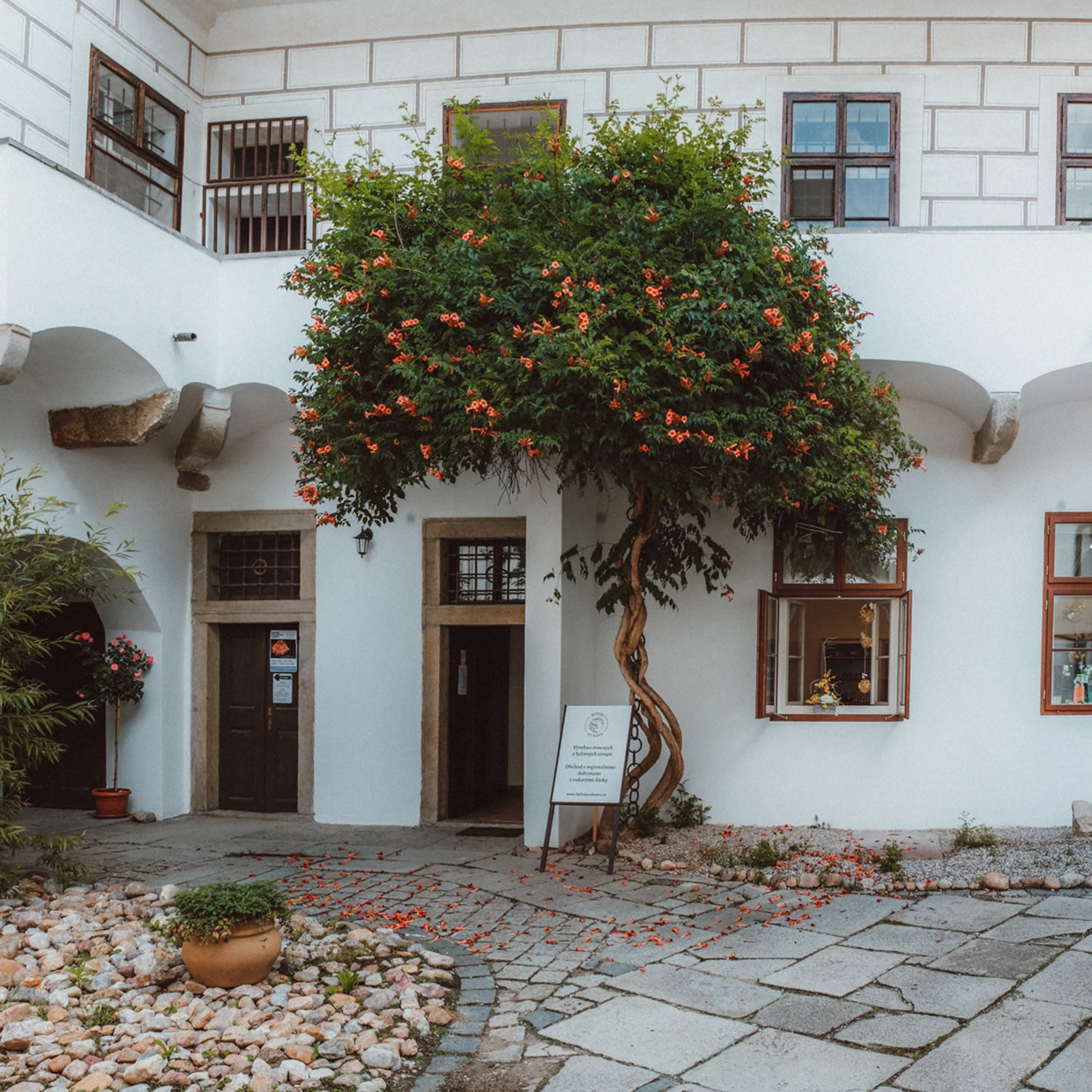 Kamenná prodejna Bylinky od Světa na zámku Třeboň