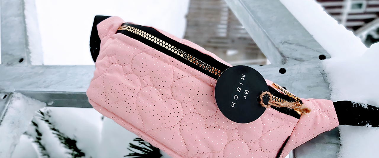 barevný výřez tašky