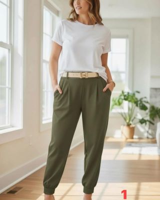 💚 Stylové kalhoty v khaki barvě 💚 Must-have kousek do každého šatníku! ✨ Skvěle kombinovatelné, pohodlné a perfektně sedí...