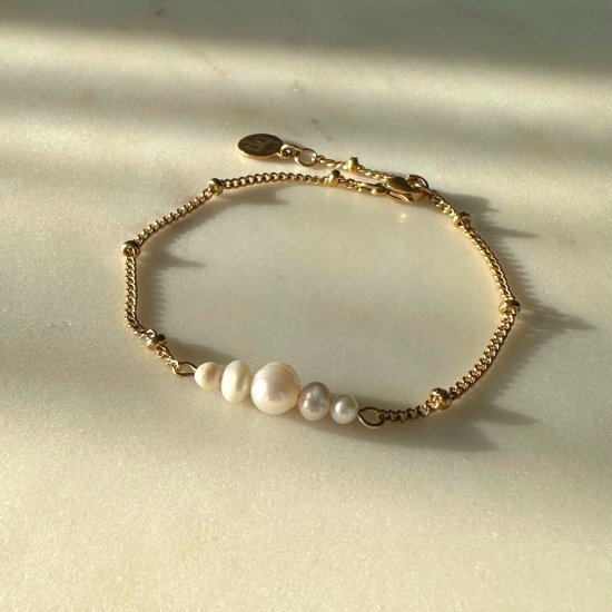 Pearly bracelet