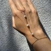 PERLÉ HAND CHAIN