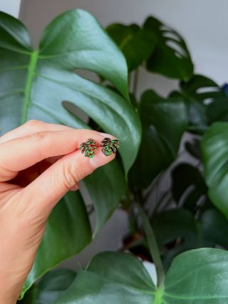 I’m obsessed with my monsteras 🌱 #earrings #woodenearrings #nausnice #vyrobenorucne #vyrobenovcesku