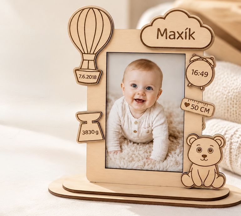 Personalizovaný dřevěný fotorámeček pro miminko – uchovejte nejkrásnější vzpomínku na celý život