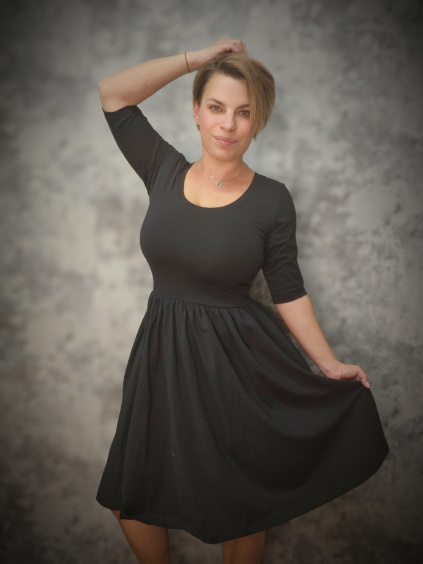 Šaty BeChic+ - černá