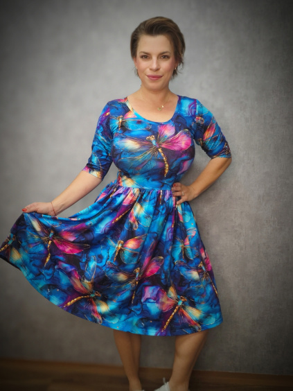 Šaty BeChic+ - zlaté vážky na modré