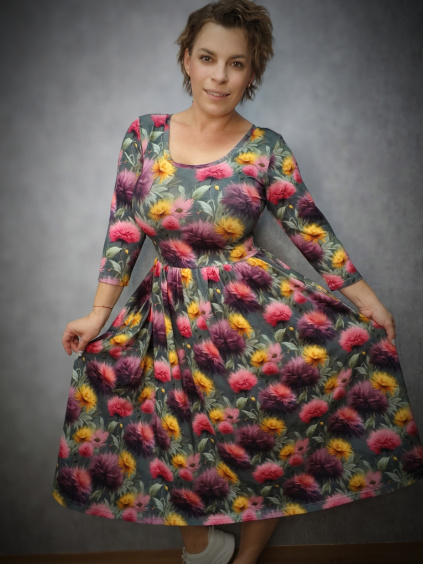 BeDarcy´s šaty - barevné chomáčky