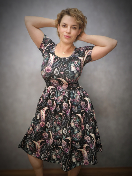 Šaty BeChic+ - noční boho víla