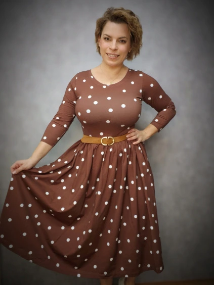 BeDarcy´s šaty - puntíky na hnědé