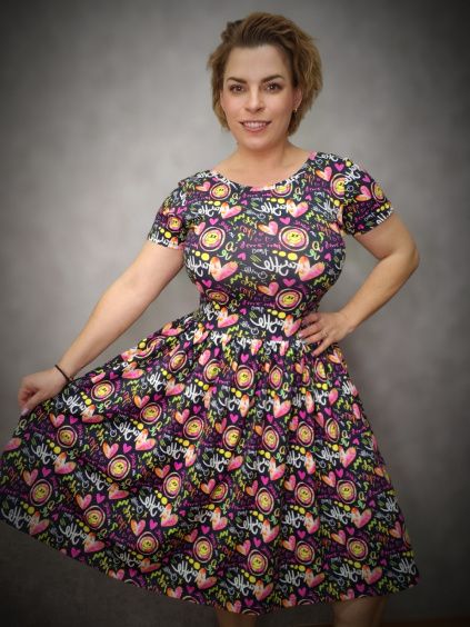 Šaty BeChic+ - grafitti