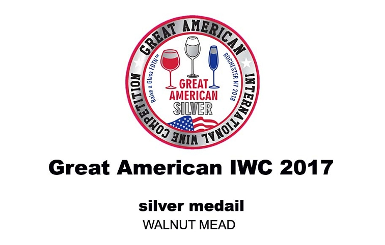 Stribrna-medaile-IWC-2017-orechova-medovina