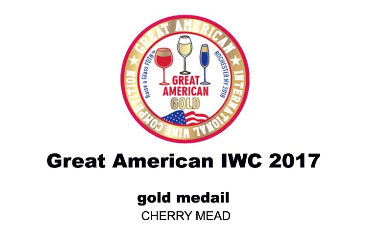 Zlata-medaile-IWC-2017-cherry-medovina