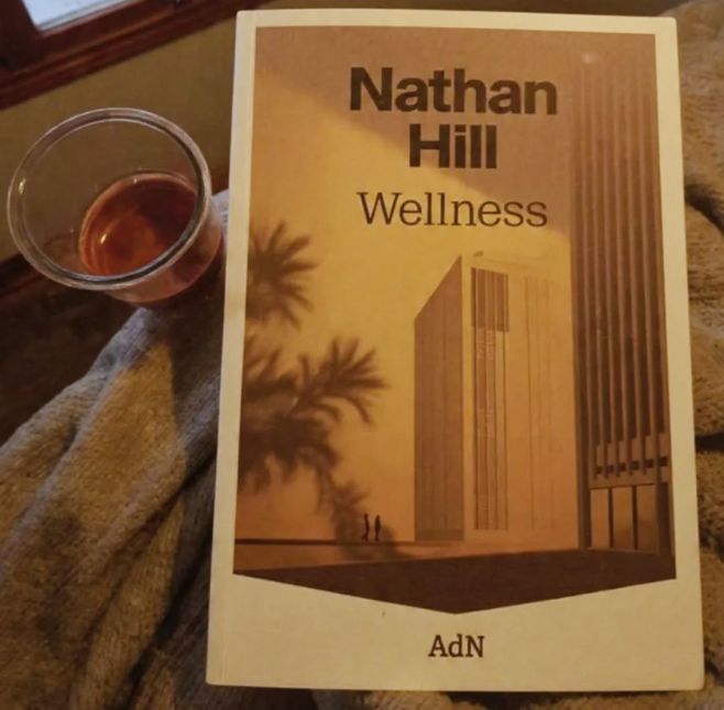 Edícia ☕ &books:) 700 strán = .... šálok kávy? Čo myslíte? www.cafealma.sk #kava #kavaaknihy #nathanhill...