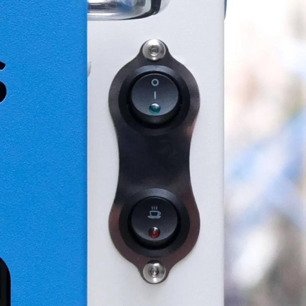 Plus_cuore_azzurro_tasto-accensione-con-led-luminoso-23e88f64