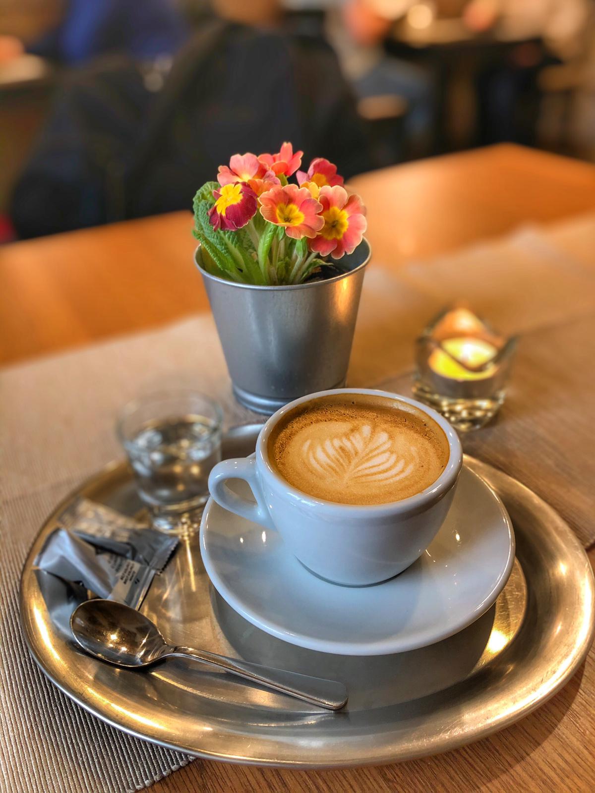 Zátiší s cappuccinem