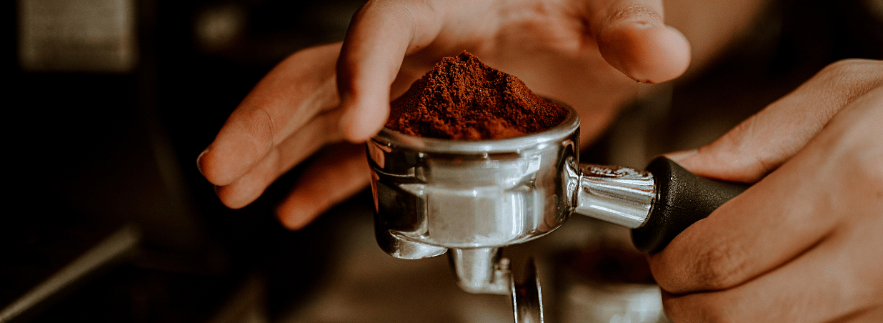 Kávovar na zrnkovú kávu: Kompletný sprievodca výberom, používaním a údržbou pre dokonalú domácu kávu