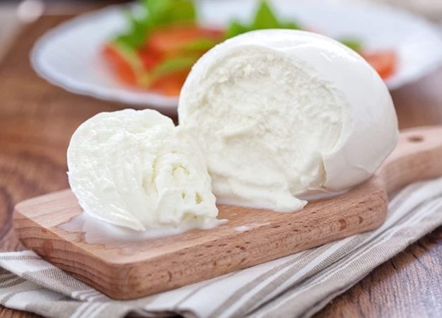 Mozzarella di bufala campana DOP — čerstvá buvolia mozzarella z Kampánie