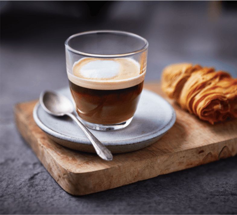 espresso macchiato mliečna pena