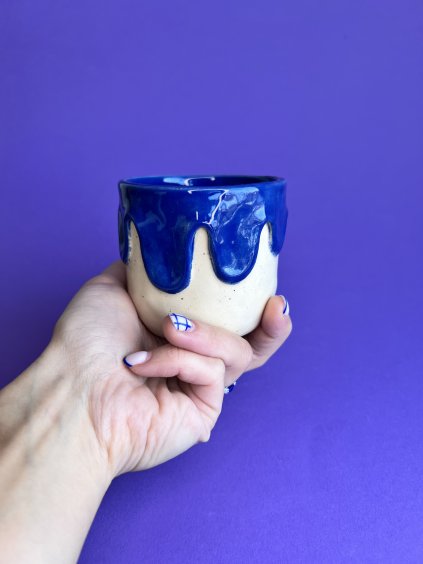 Melty cupík tmavě modrý