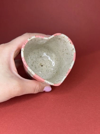 Cupík srdíčko s proužky