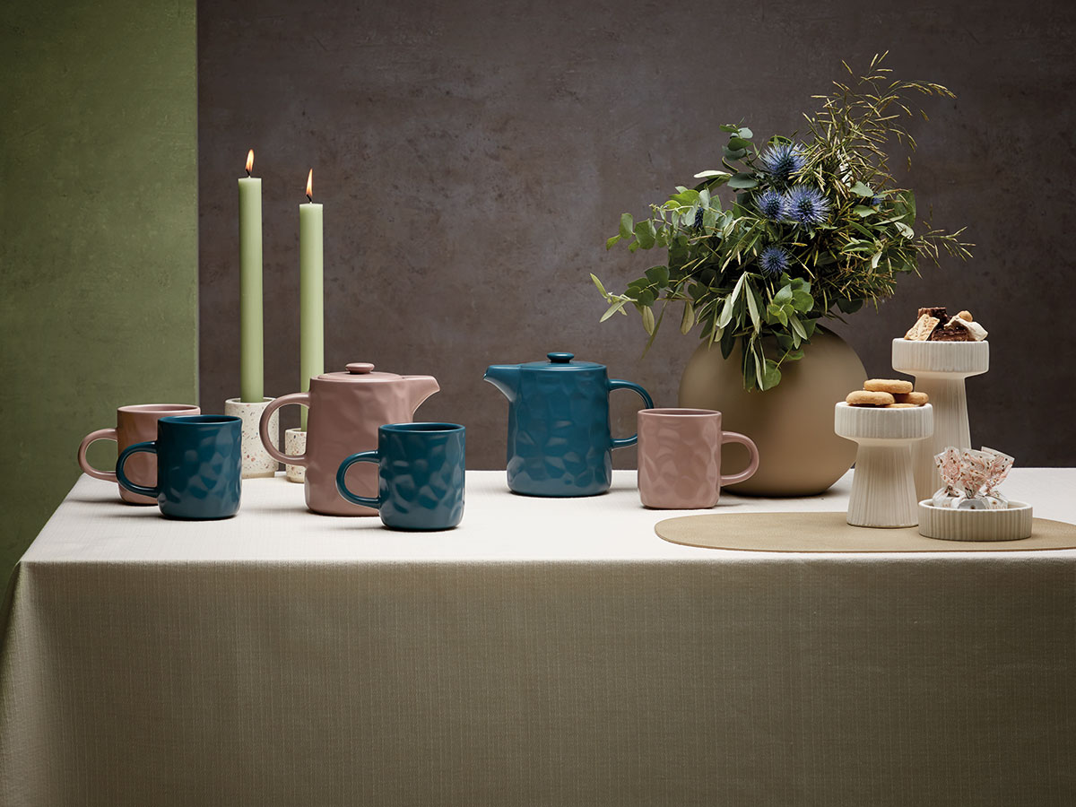 Porcelán vs. kamenina: jak vybrat materiál pro čajový rituál