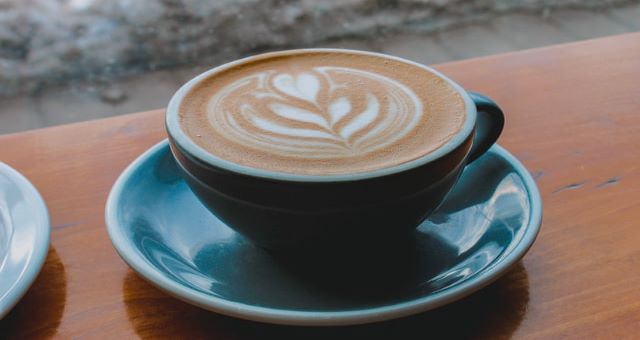Flat White: Víte, kde se vzal tento oblíbený nápoj?