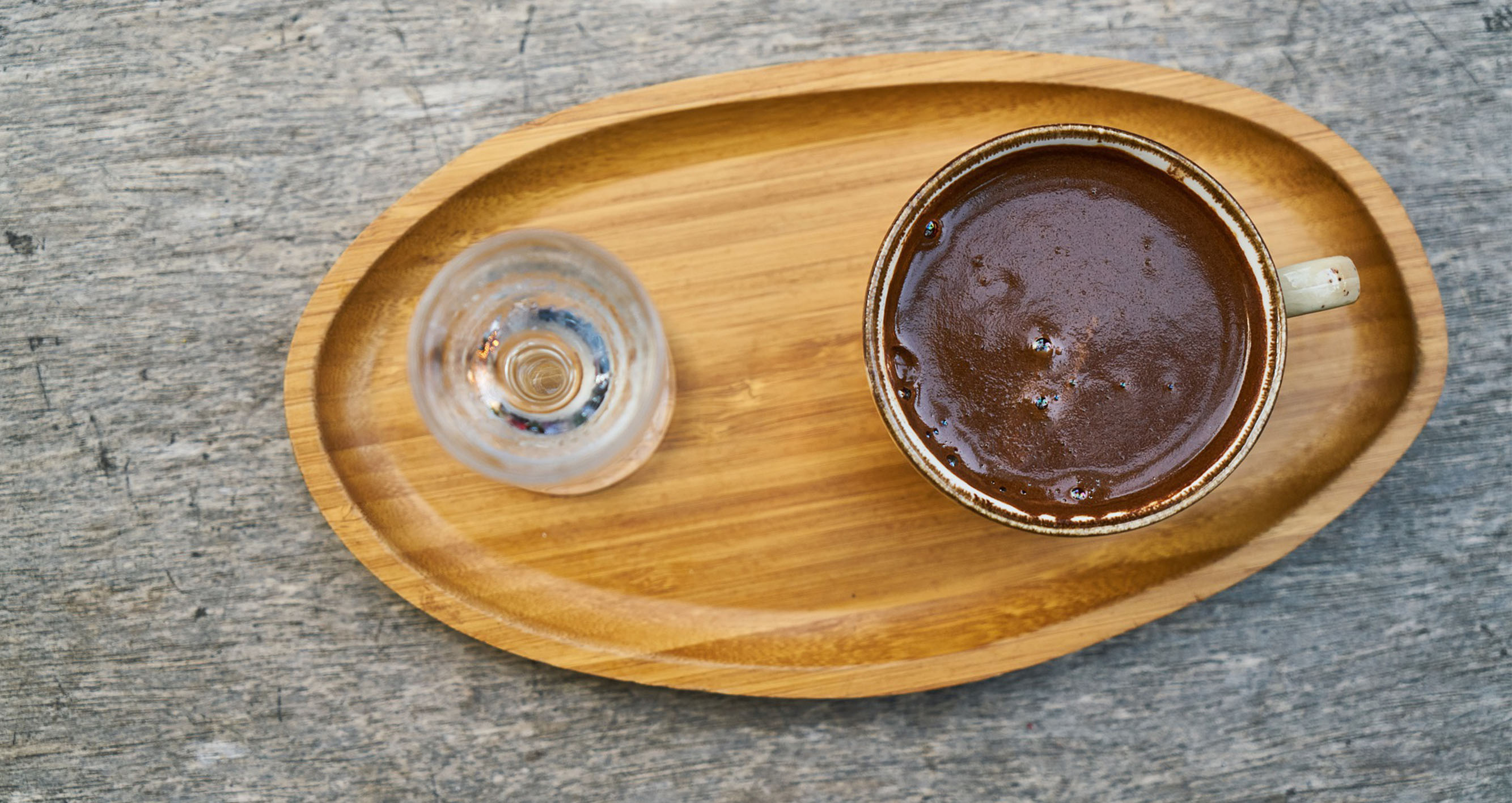 Jak je to s obsahem kofeinu v čaji - Dá se nějak snížit?