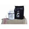 Dárkový balíček Caliber Coffee® + plecháček, rozetky