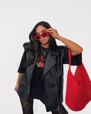 Nohavice skladom v 4 farbách, vesta skladom v 3 farbách a v akcii 25% ✨️ #nohavice #ciernenohavice #cipkovanenohavice...