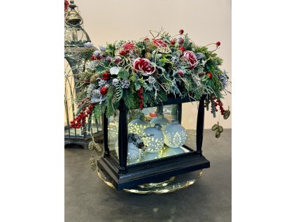 Vianočný lampáš na hrob s LED guľami 45x40cm