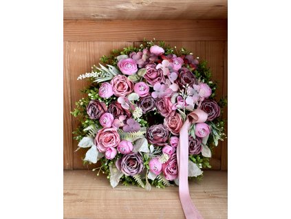 Veniec na dvere ružový ranunculus 30cm