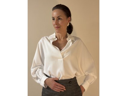 Halenka s netopýřími rukávy