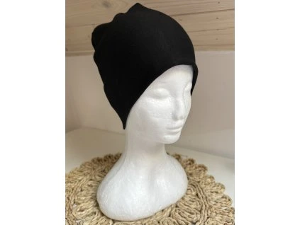 Tepláková čepice černá