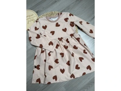 Šaty se srdíčky