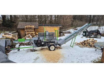 Štípací automat na palivové dříví