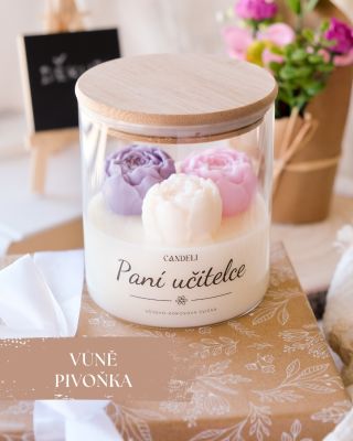 Je libo pivoňky pro paní učitelky nebo asistentky? 🌸 #candeli #svicka #sojovasvicka #proradost #proucitelku