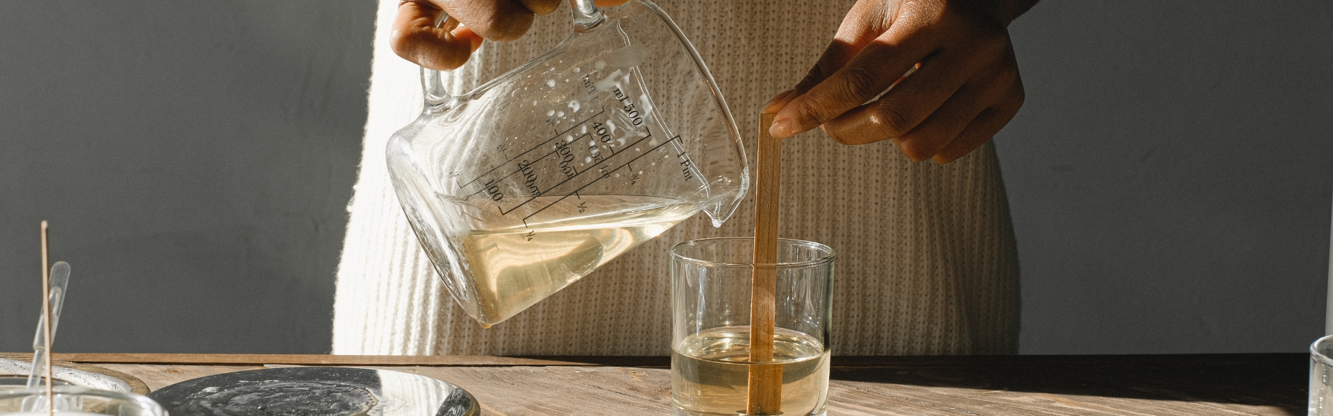 Sójový, včelí nebo kokosový? Srovnání svíček podle typu vosku