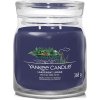 yankee-candle-vonna-svicka-signature-ve-skle-stredni-lakefront-lodge-368g-1.jpg