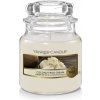 yankee-candle-vonna-svicka-classic-ve-skle-mala-coconut-rice-cream-104-g-1.jpg