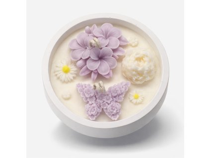 Fialková louka s motýlem