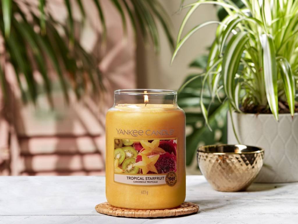 Yankee Candle - vonná svíčka TROPICAL STARFRUIT | CANDLESTORIES.CZ