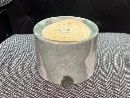 Paddywax Limited Edition Marble - vonná svíčka v mramorové misce WHITE BIRCH and FIR (Bílá bříza a prykyřice) 510 g