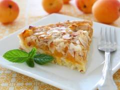 Konopne ciasto z morelami